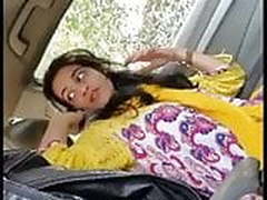 Desi paki girl blowjob pussy fingering in car