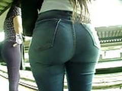 Hot teen on the subway Full Video | xvideosearch.com