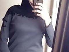 Curvy Chechen hijabi demonstrates her sexy body 