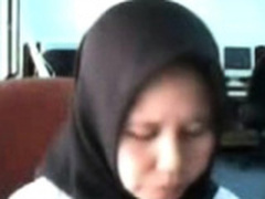 indonesia- ibu jilbab tudung depan webcam