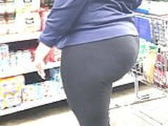 Such a nice cake on this Black Milf in kroger