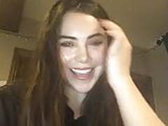 McKayla Maroney saying hello