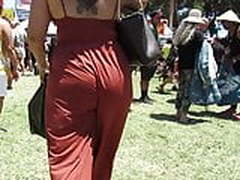 PAWG MILF deep wedgie at the festival 